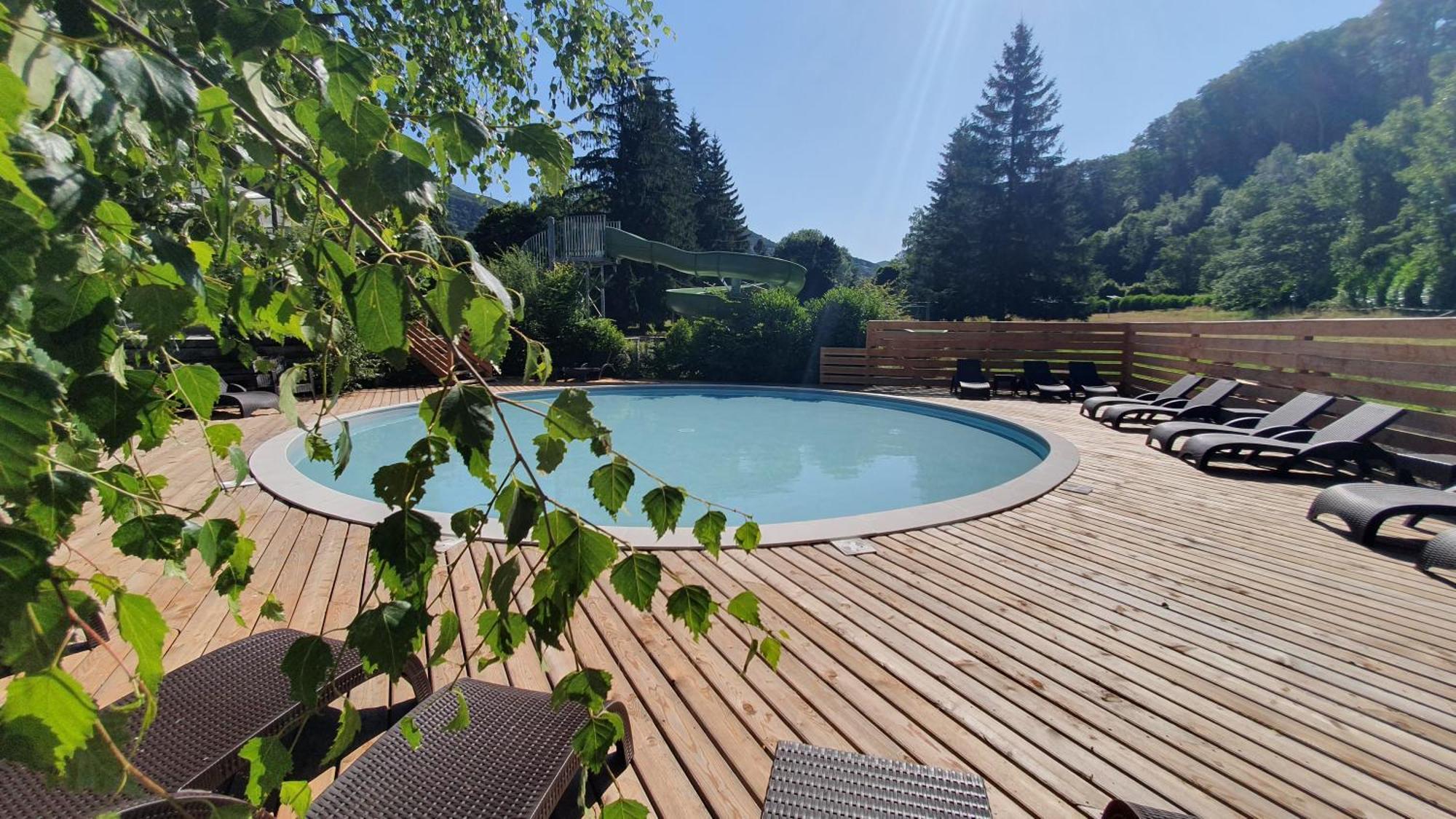 Camping Les Vernieres La Bourboule Sancy מראה חיצוני תמונה